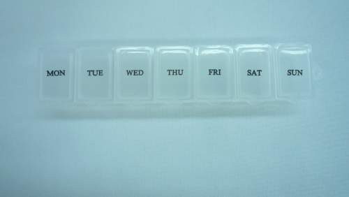 CAJA PLASTICO 7 DIV - 15X3X2.4CM